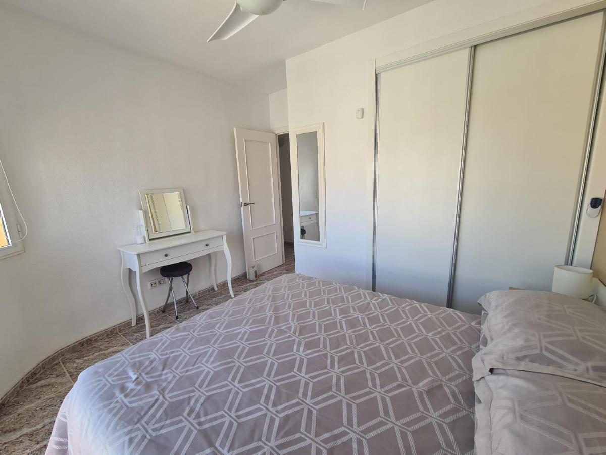 2 Bedroom Property In Closed Urbanisation ตอร์เรเวียคา ภายนอก รูปภาพ